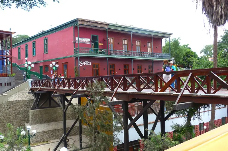Puente de los Suspiros, ponte de madeira no bairro de Barranco, em Lima